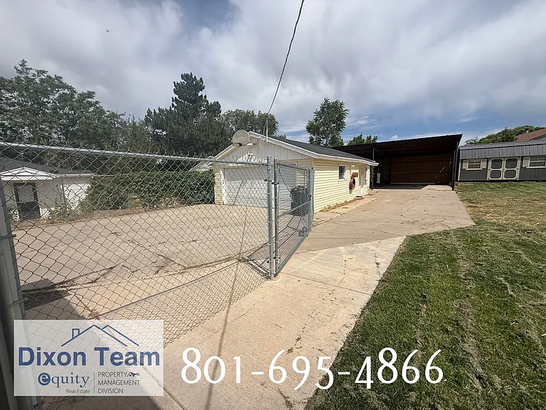 44 E 150 N — Photo 42