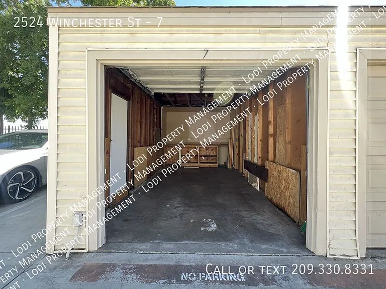 2524 Winchester St #7 — Photo 18