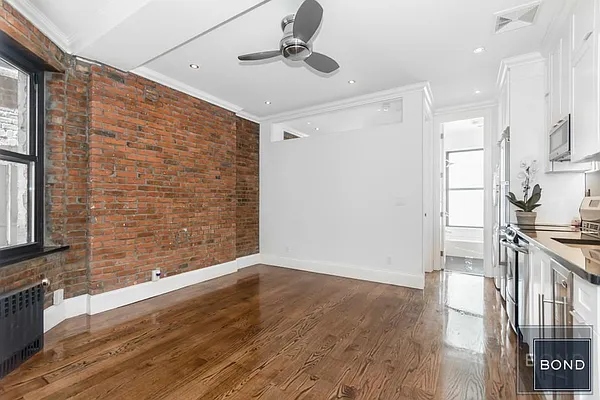 Rented by Bond New York | media 44