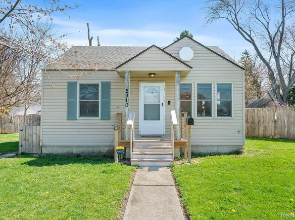 5310 Lafontaine St, Grosse Pointe, MI 48236