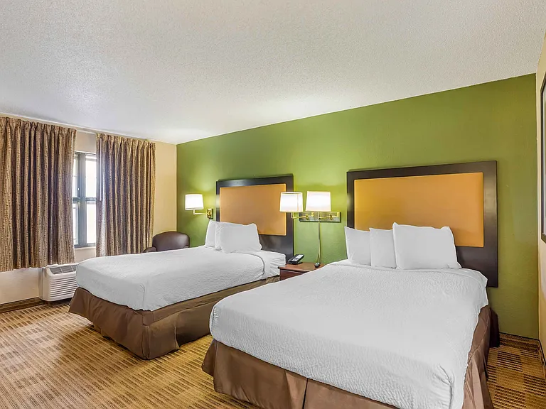 Studio Suite - 2 Full Beds