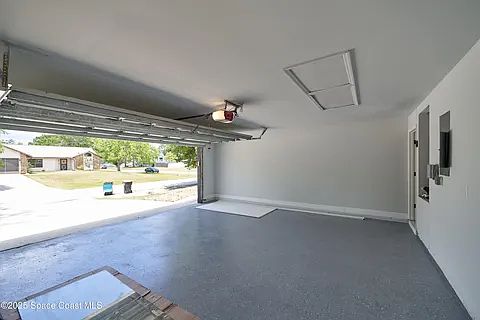 4th image of 863 Highland Ave NW