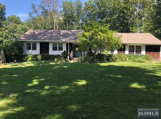 81 Frost Ct, Wyckoff, NJ 07481