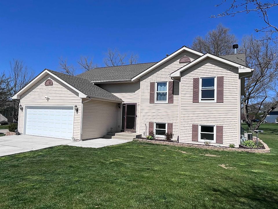 1st image of 100 Ambrose Dr SE