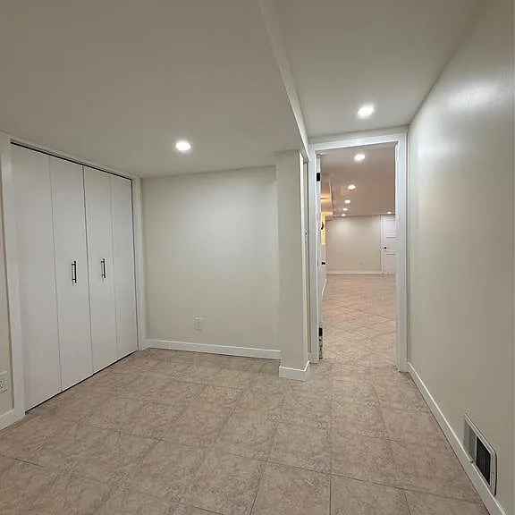 2449 Alexandra Ave — Photo 11