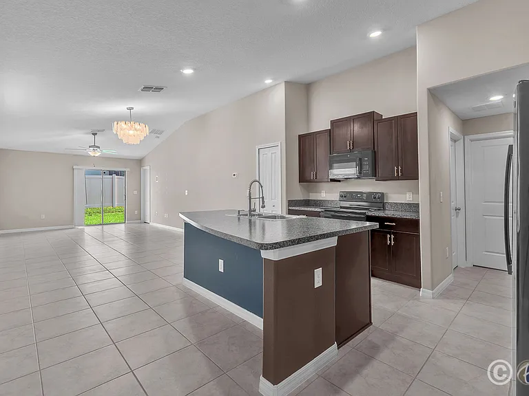 12011 Miracle Mile Dr — Photo 3