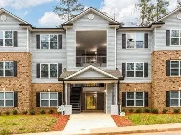 5301 Fairington Club Dr, Lithonia, GA 30038