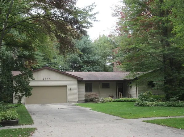 4500 Forestview Dr, Midland, MI 48642