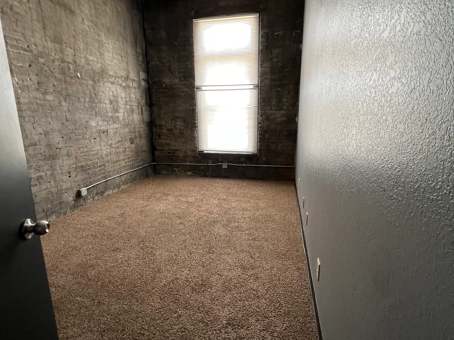 2 bed, $900 — Photo 1