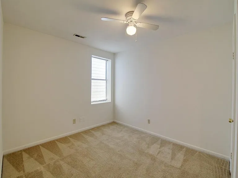 1326 W 42nd St — Photo 10
