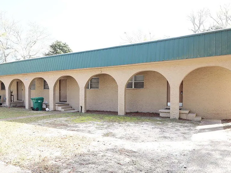 1011 Hondo Ave #B — Photo 1