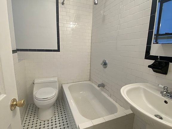 5th image of 413 E 70th St #6A