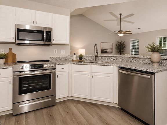 4th image of 102 Hawk Ridge Dr