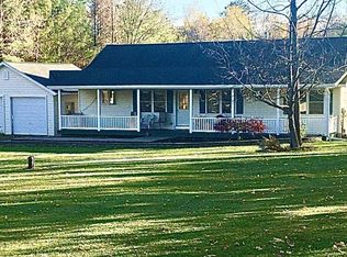 101 Meadowbrook Ln, Greenville, NY 12083
