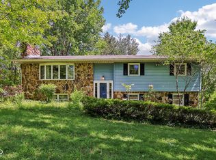 9240 E Woodview Dr, Bloomington, IN