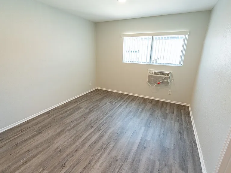 2039 North Las Palmas Ave — Photo 44