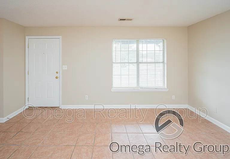 The Cove Apartments — Photo 23