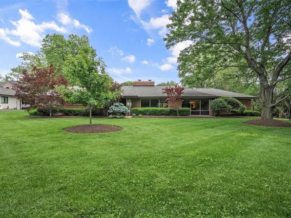 36 Stoneyside Ln, Saint Louis, MO 63132