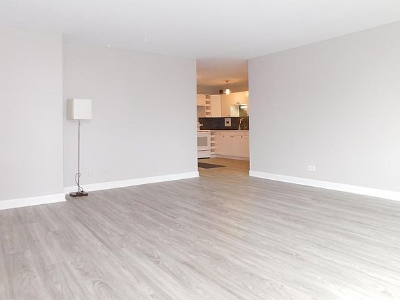 2nd image of 1516 Hinman Ave APT 605
