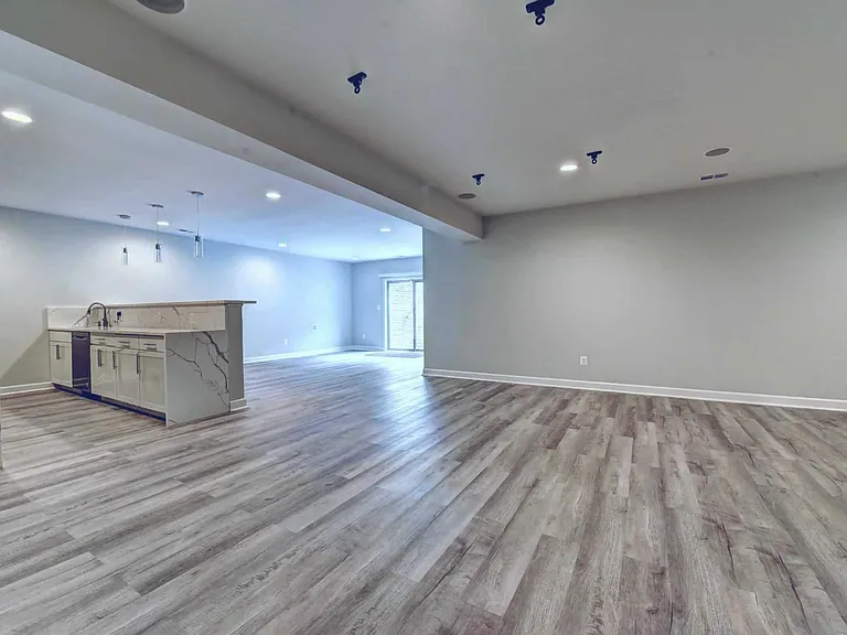 42055 Darlene Pl — Photo 35