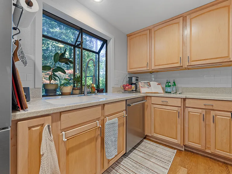 Kitchen with bay window