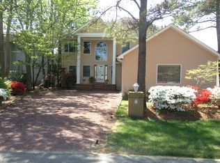 8 Beach Ct, Ocean Pines, MD 21811