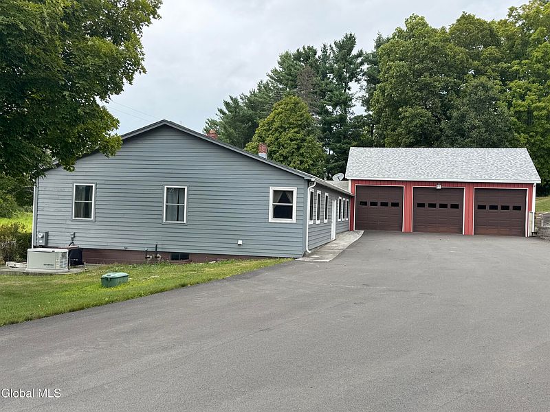3rd image of 474 Groveside Road