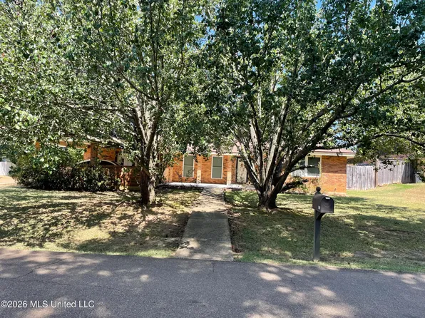 1620 Pope Cir, McComb, MS 39648