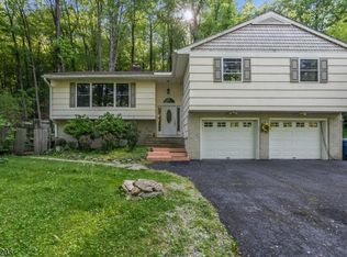 33 Bailey Hollow Rd, Morristown, NJ 07960