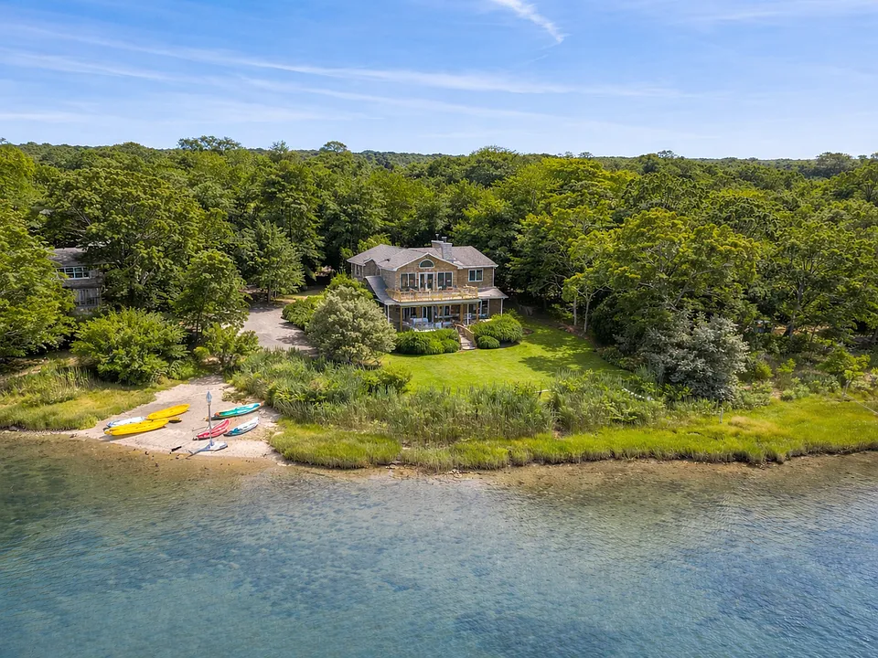 39 Maple Ln