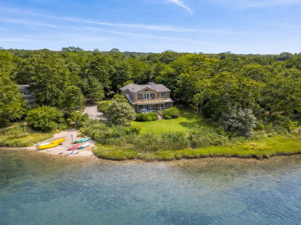 39 Maple Ln, Sag Harbor, NY 11963