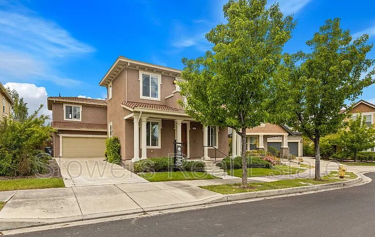 2512 Piccadilly Cir — Photo 1