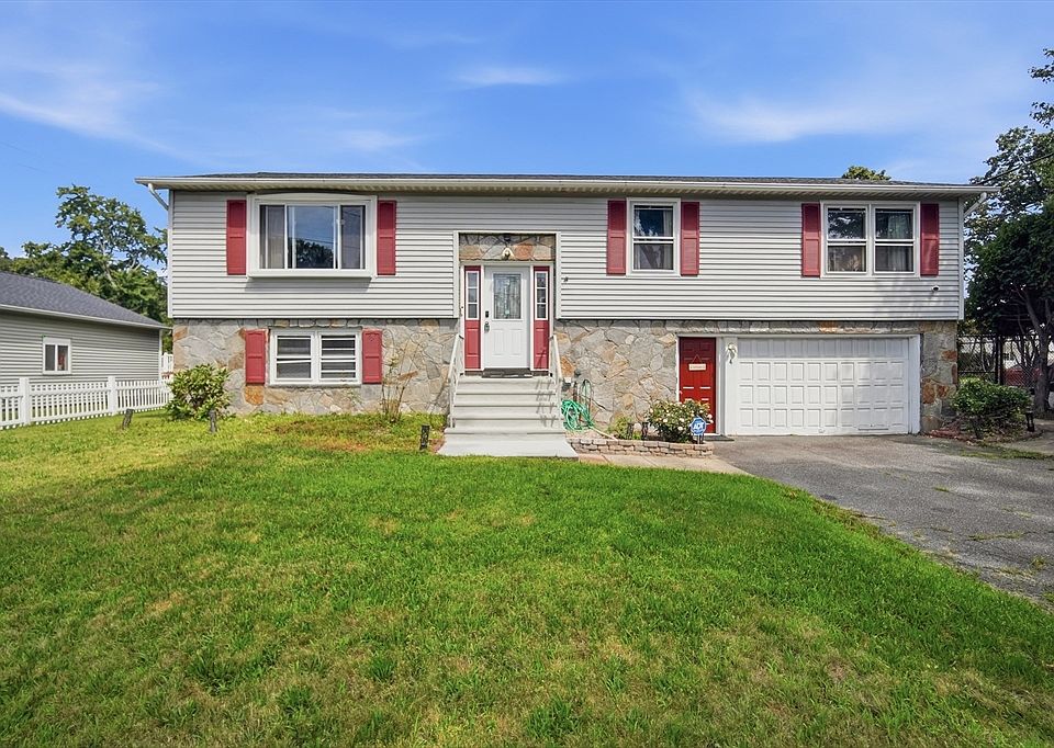 1st image of 4 Baril Ln