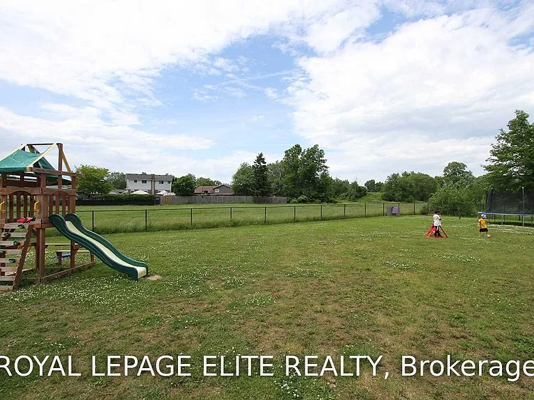 8025 Cole Ct — Photo 5