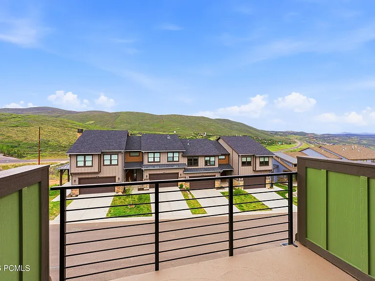 519 W Ascent Dr — Photo 34