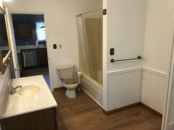 4th image of 2524 Serene Dr #2