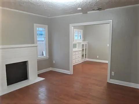 528 E H St — Photo 6