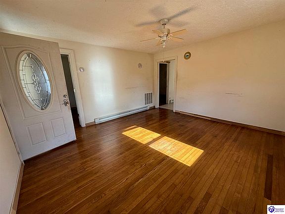 3rd image of 993 Speck Ridge Rd