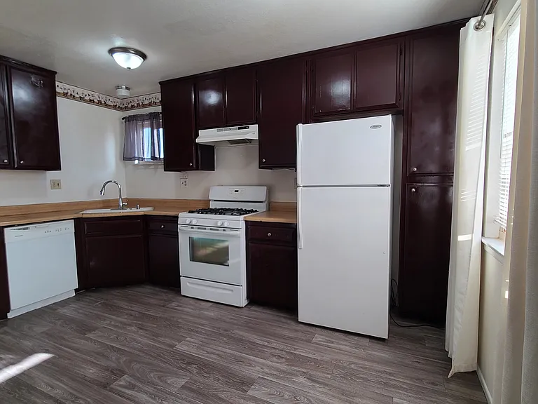 15746 Sequoia St #C — Photo 7