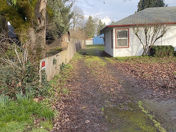 3rd image of 2055 Devos St