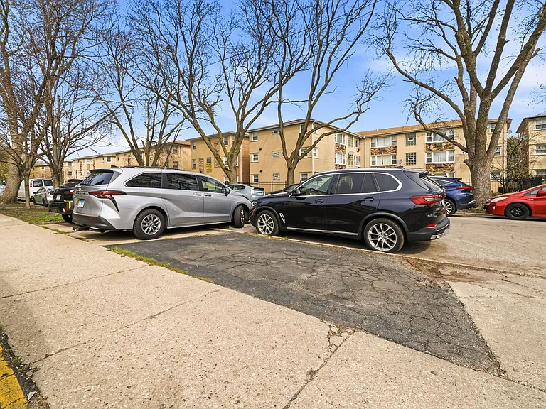 5241 N Reserve Ave #1W — Photo 16