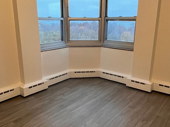 4th image of 4950 N Marine Dr APT 903
