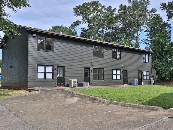 3rd image of 3660 Maryland Cir #D