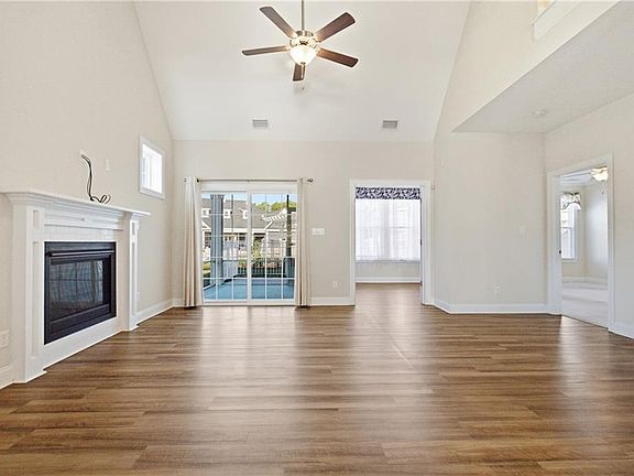 4th image of 3106 Lantern Pl