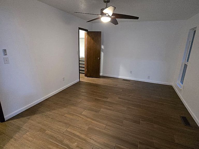 1st image of 8912 N Markwell Ave
