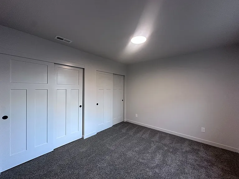 823 SE 5th St #4 — Photo 11