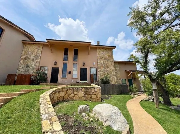 800D Grassy Knl, Horseshoe Bay, TX 78657