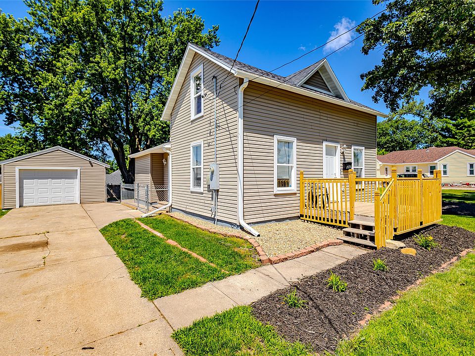 1st image of 313 W 10th St N