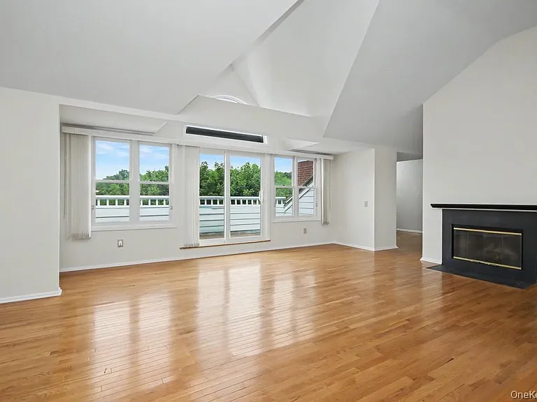 333 N State Rd #61 — Photo 11