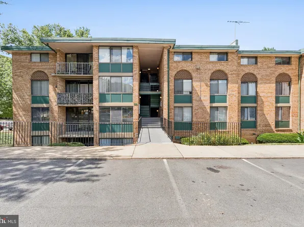 527 N Armistead St APT 101, Alexandria, VA 22312